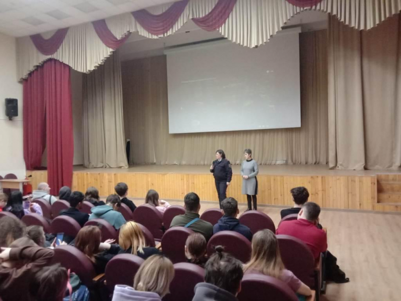 Инспектор отделения по делам несовершеннолетних приняла участие в профилактическом антитеррористическом мероприятии.jpeg