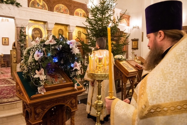 В зеленоградских храмах прошли мероприятия в честь Рождества Христова.jpg
