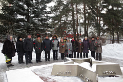 В канун Дня защитника Отечества прошло торжественное мероприятие по возложению цветов и венков в память о погибших в Великой Отечественной войне