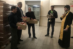 Депутат Силино дарит землякам 1500 пасхальных куличей