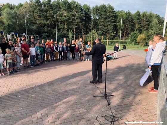 Торжественная линейка посвящённая памяти погибших детей в Беслане прошла 3 сентября