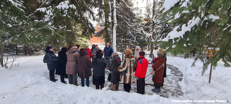 20 февраля на братских захоронениях в 10 и 11 микрорайонах прошло торжественное мероприятие по возложению цветов в память о погибших в Великой Отечественной войне